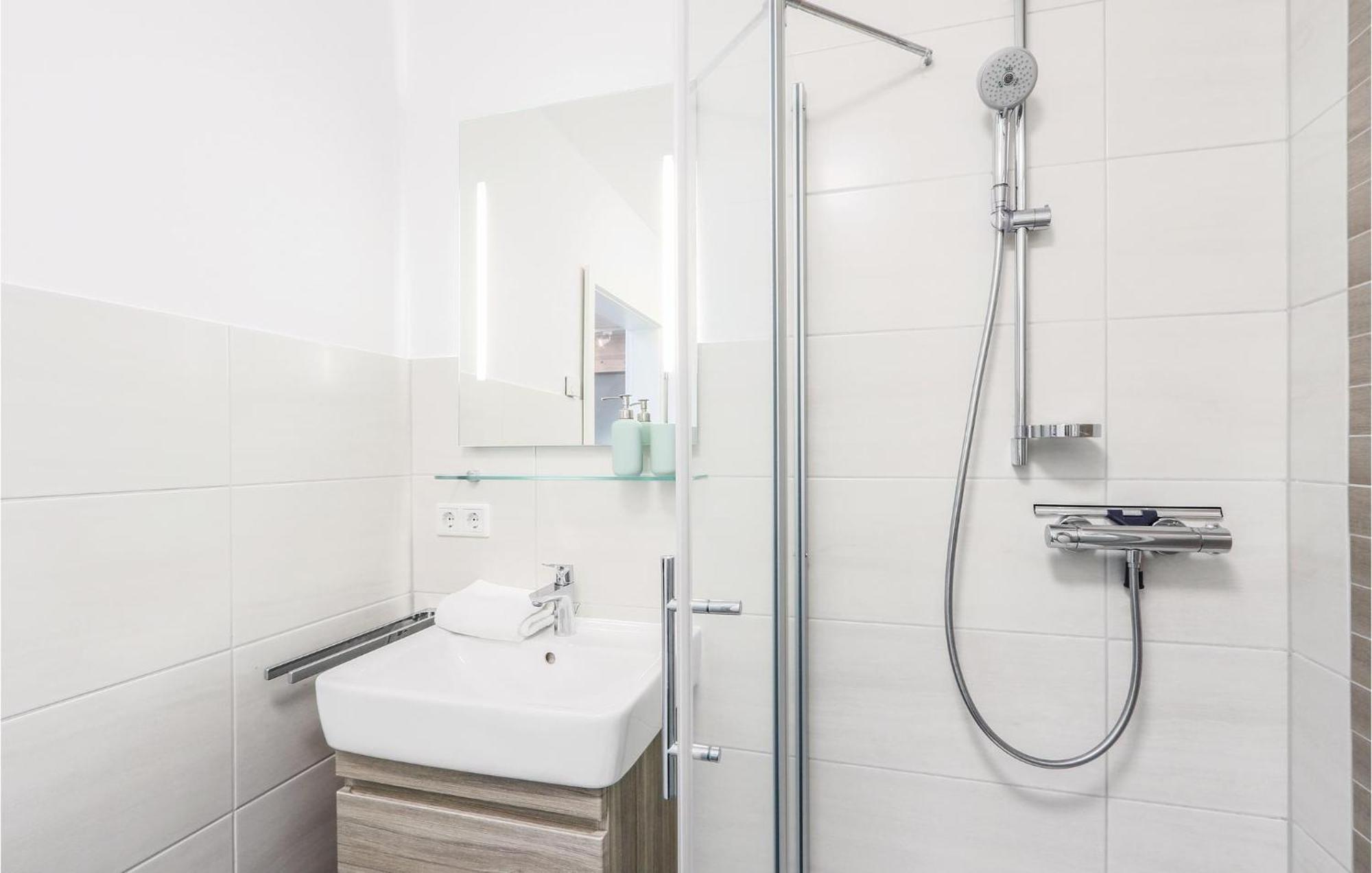 Amazing Apartment In Dagebuell With Kitchenette Екстер'єр фото